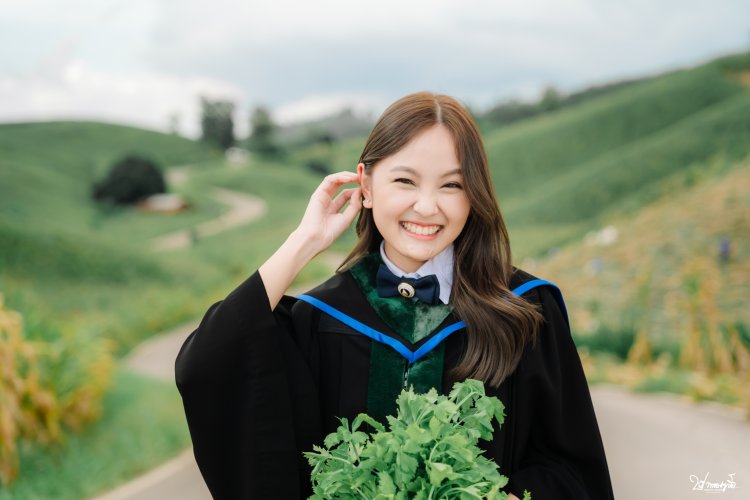ถ่ายรูปรับปริญญา แม่สอด โค้ง33 เกาะมะนาว บ้านแม่โกนเกน Set-1 | ช่างภาพแม่สอด ปากาญอสตูดิโอ ภาพที่ 3