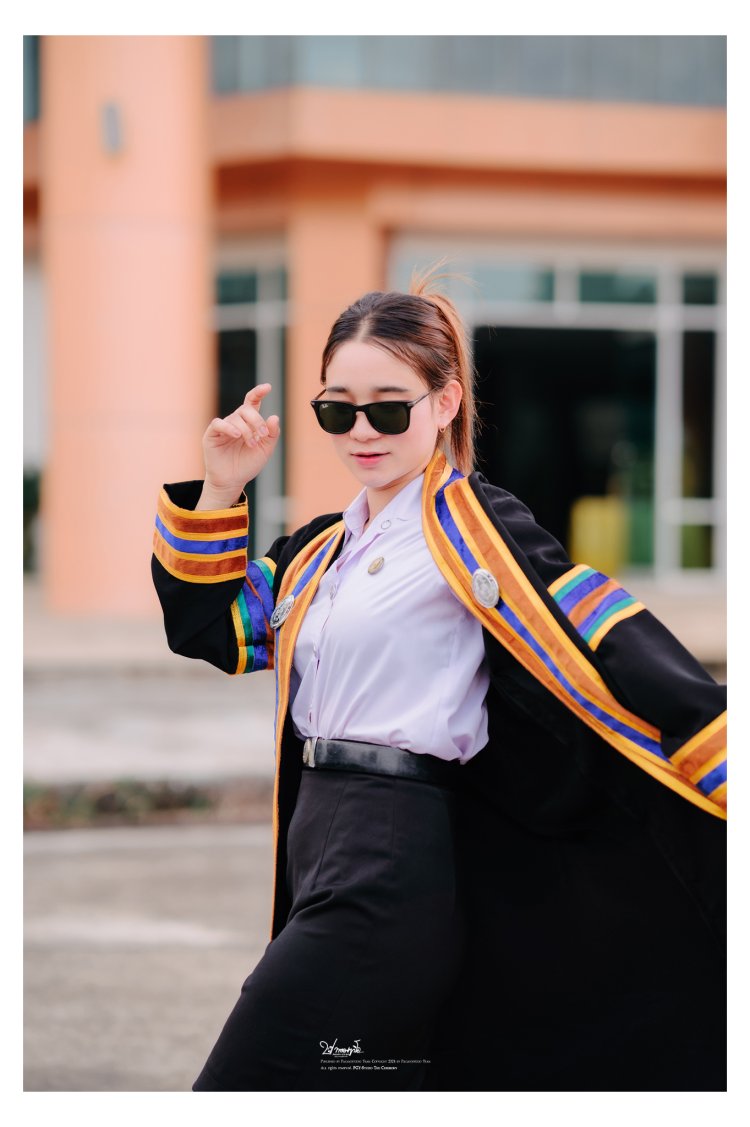 ถ่ายรูปปริญญานอกรอบ มหาวิทยาลัยราชภัฏกำแพงเพชร แม่สอด ปี 2567 | ช่างภาพแม่สอด ปากาญอสตูดิโอ ภาพที่ 7
